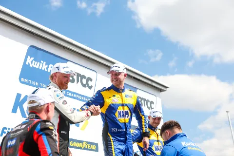 podium sutton 011A0466.jpg