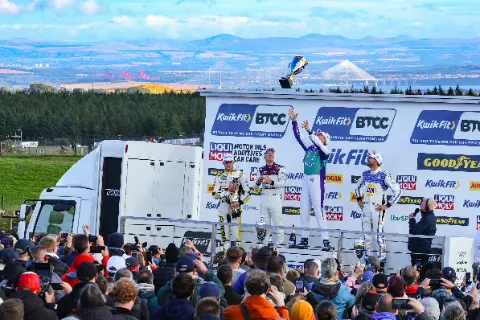 Podium R6TB4073