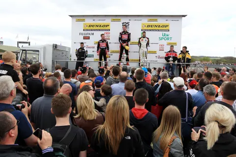 podium_01-2