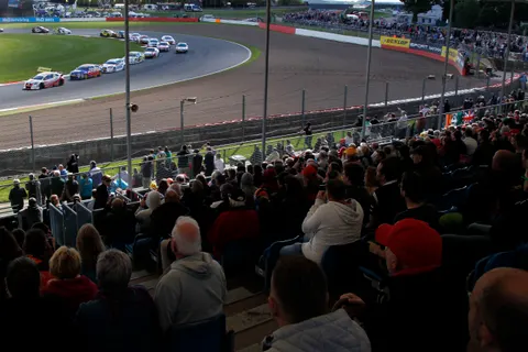 Gordon Shedden extended his lead at the top of the points table