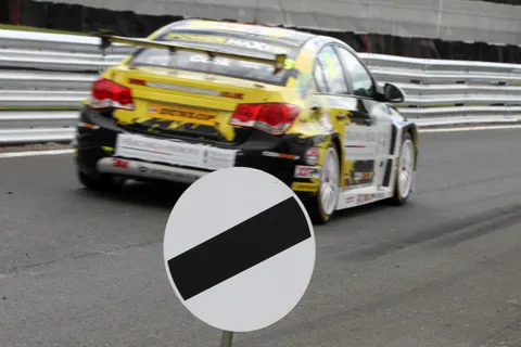 Pitlane_01