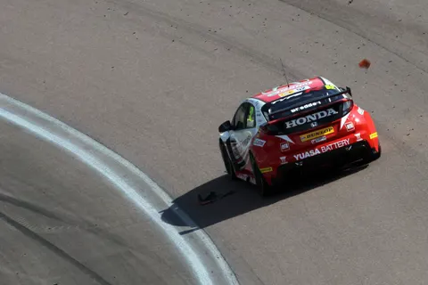 Shedden takes a six point lead in the championship
