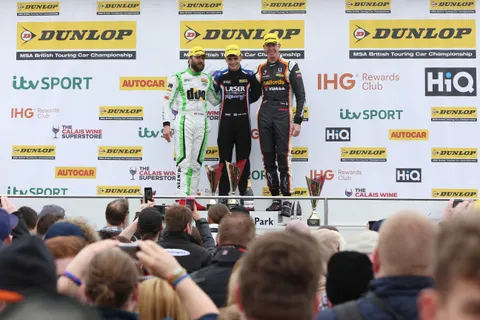 Podium-01