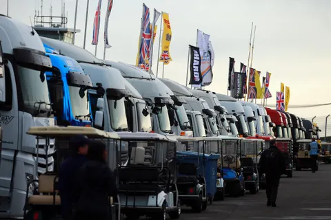 Paddock-01