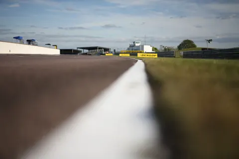 THruxton