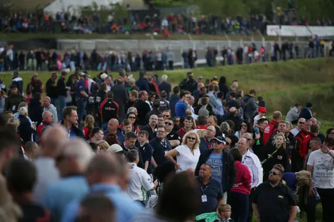 Crowd-1