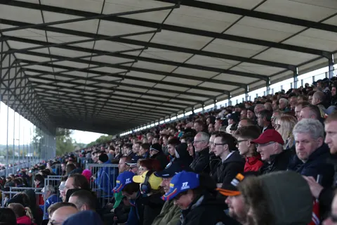 Crowd-2 (2)