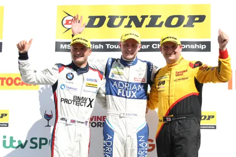 Podium-01