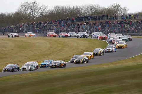 BTCC R1 Start-1