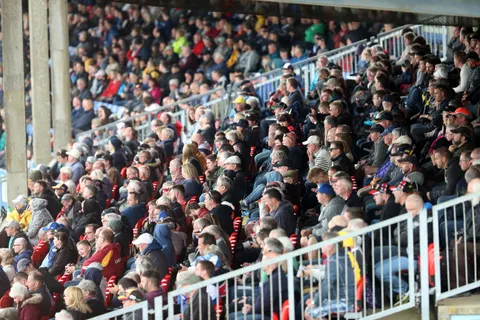 Crowd-1-2