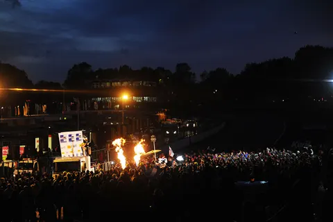 Podium-01