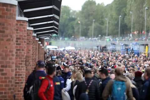 Crowd-1