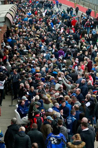 Crowd-01 (2)