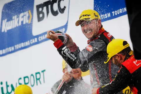 podium-ingram-004