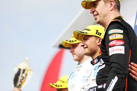 Podium-01