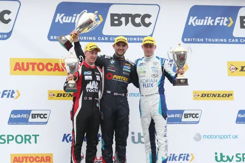 Podium-01