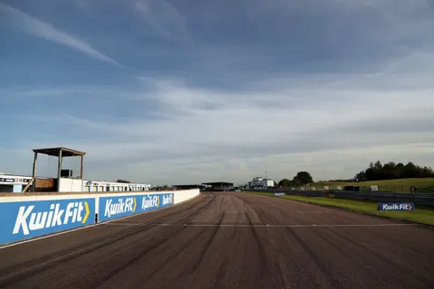 Thruxton-11