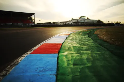 Thruxton-16
