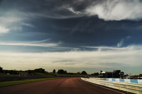 Thruxton-10