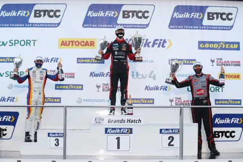 2_Podium