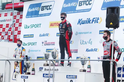 Podium-Hill-Butcher-Ingram-02
