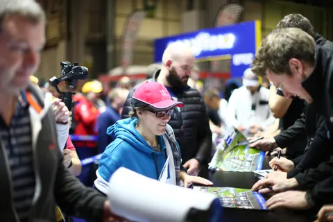 AutographSession-02