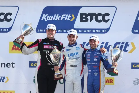 podium-02