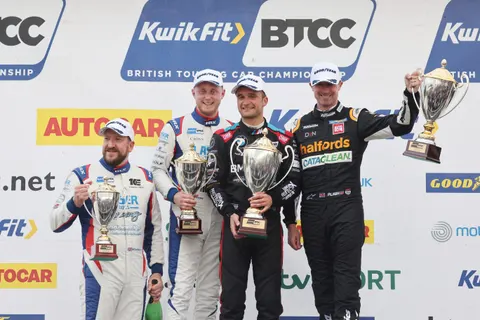 PodiumR3-01