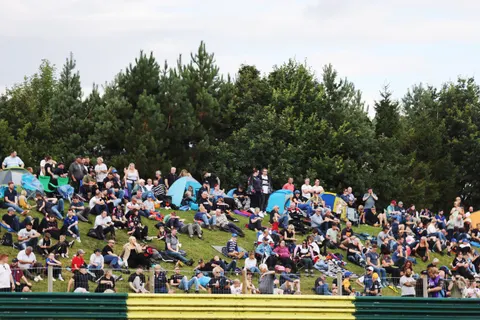 Crowd-1-3
