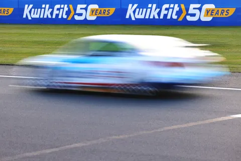 Kwikfit-001