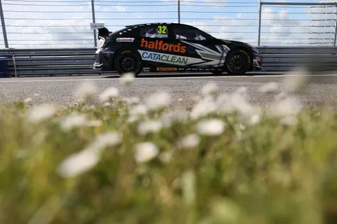Daniel Rowbottom (GBR) - Team Dynamics Honda Civic Type