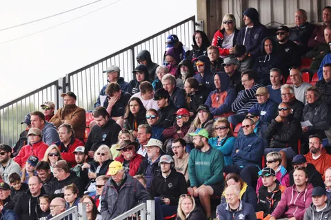 Crowd-02-2