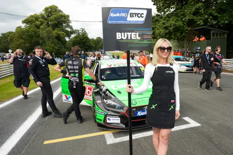 Butel-GridGirl-01