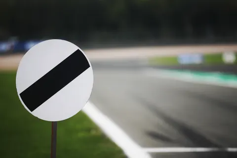Pitlane-01