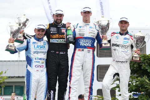 Podium-0Q3A6250