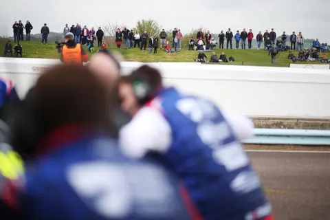 Crowd-SMP70409