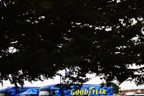 Goodyear-02SF8703
