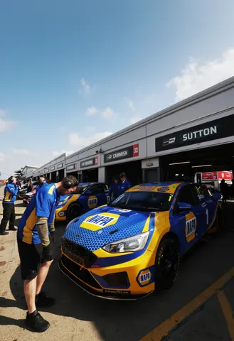 Sutton-7B1A9501