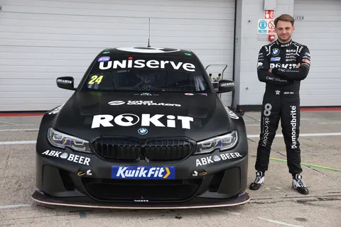 1-7B1A0448