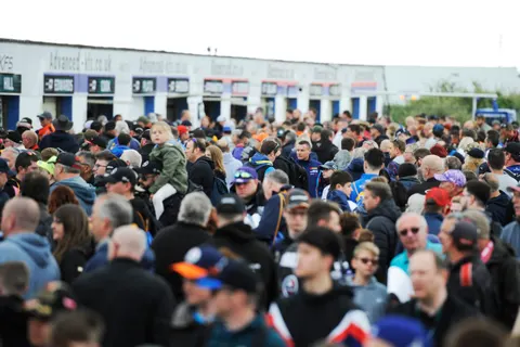 fans-_DAN8397