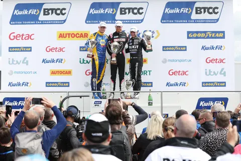 Podium-Sutton-Cook-Hill-0Q3A5653