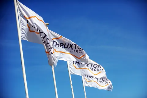 Thruxton-Flags