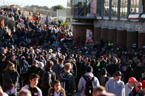 Crowd-7B1A6231