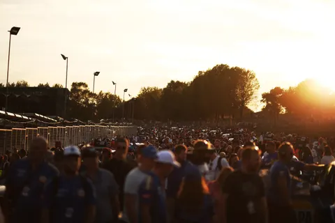 Crowd-SMP75434