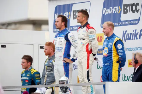 Podium-JR9_0480