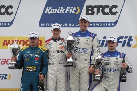 Podium-Doble-Morgan-Chilton-Pearson-0Q3A6320