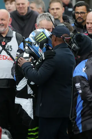 Hamilton-AJ2_0102