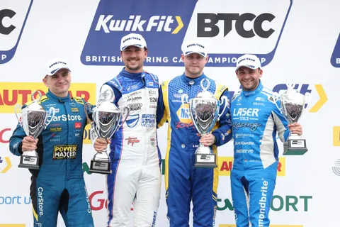 Pod-TaylorSmith-Ingram-Sutton-Hill-7B1A1393