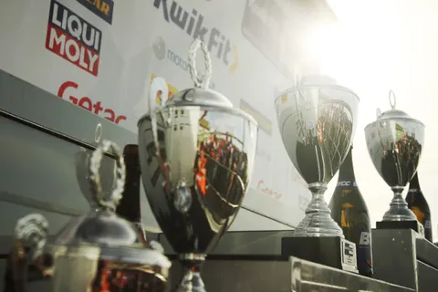 trophy-2RE_4808