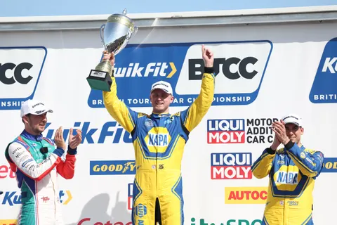 Podium-Ingram-Sutton-Cammish0H5A1255